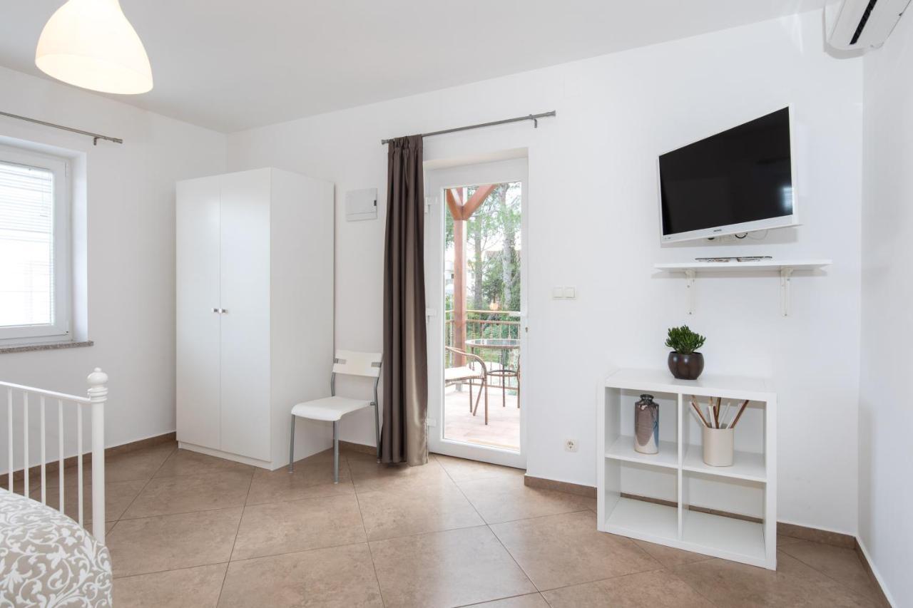 Laura Krk Apartment