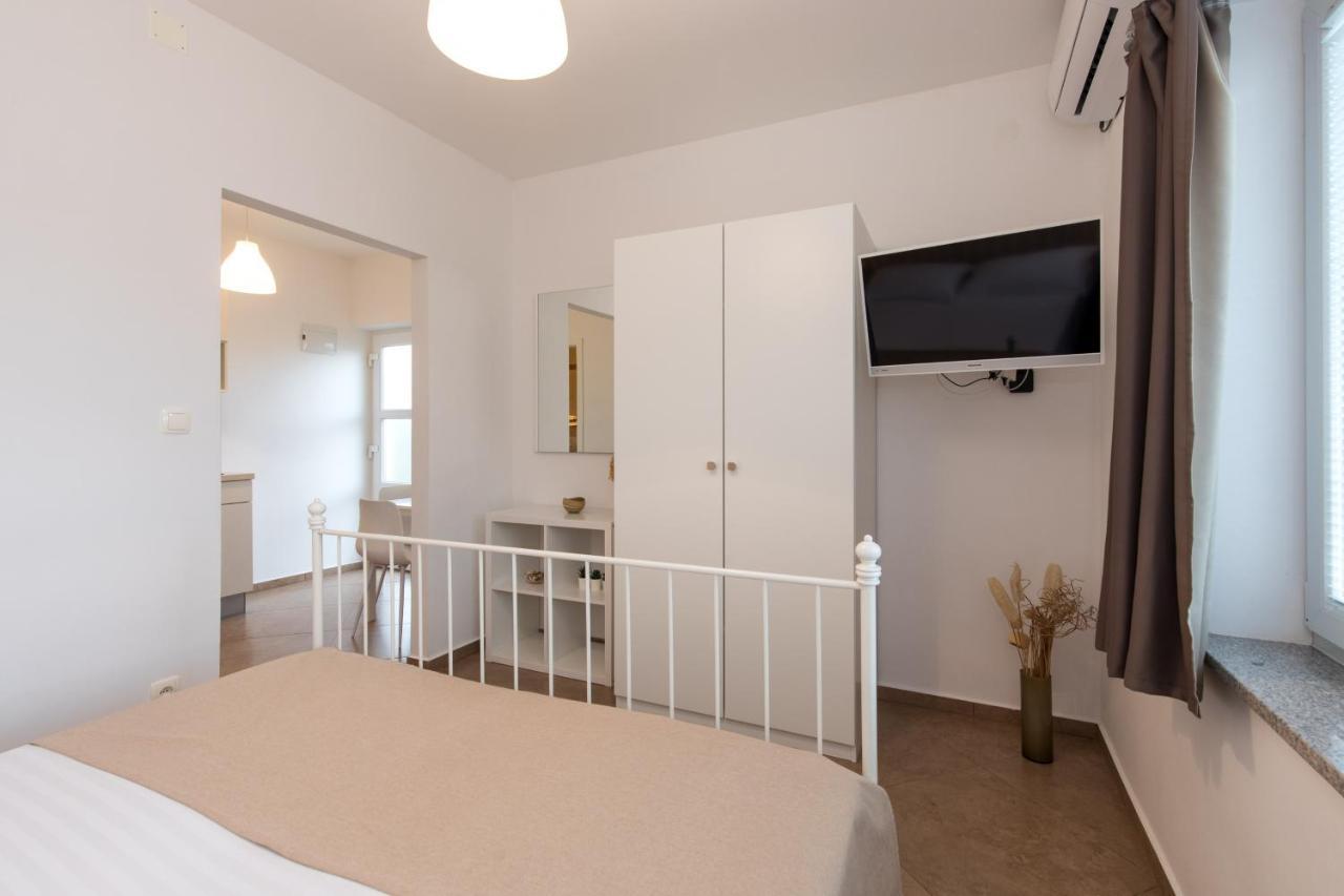 Laura Krk Apartment