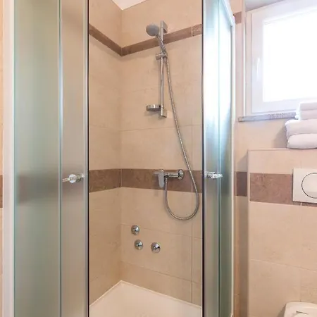 Apartmani Laura Krk Krk Town Exterior photo